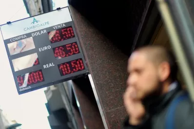 El dólar cayó por tercera vez hasta alcanzar los $ 38,73