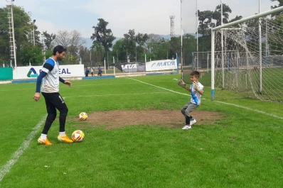 Video: el enorme gesto de Laucha Lucchetti con el niño que lloró por su expulsión ante Gremio