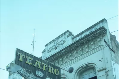 Piden que vuelva a erigirse la fachada del ex cine Parravicini