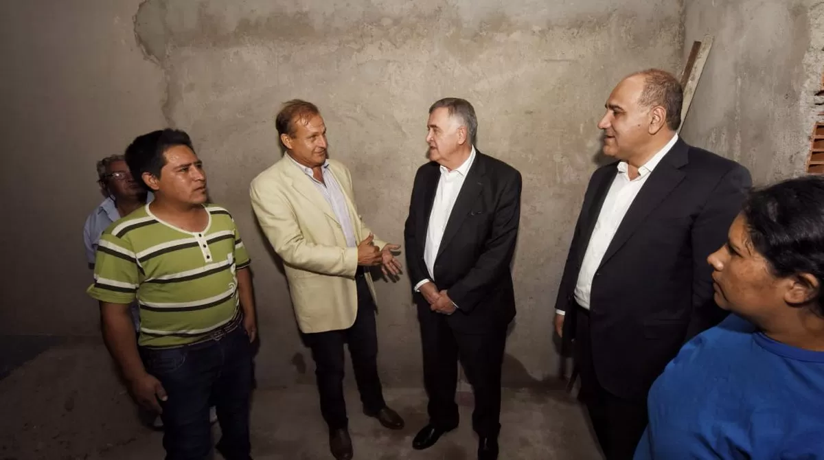 EN LA COSTANERA. Manzur y Jaldo supervisaron obras con el concejal Cortalezzi.