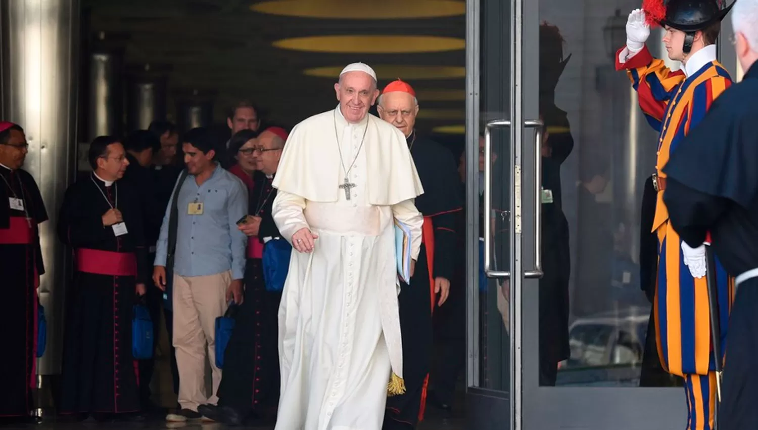 PAPA FRANCISCO. Se cayó por segunda vez. 