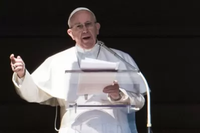 El papa Francisco comparó el aborto con pagar a un sicario para resolver un problema