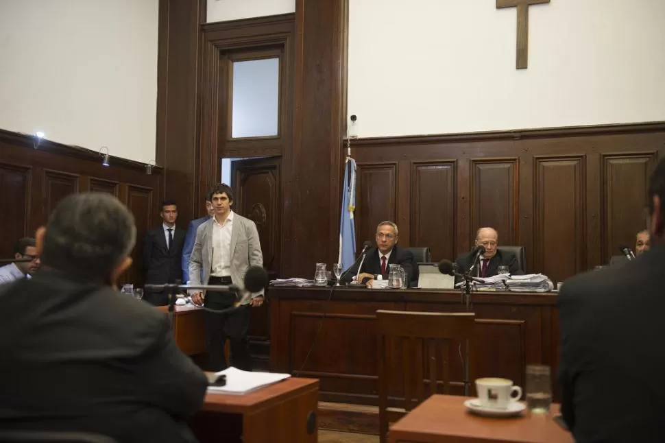 AL EXTERIOR. El hijo de Alperovich dijo que en 2006 había viajado a Bulgaria. la gaceta / fotos de jorge olmos sgrosso