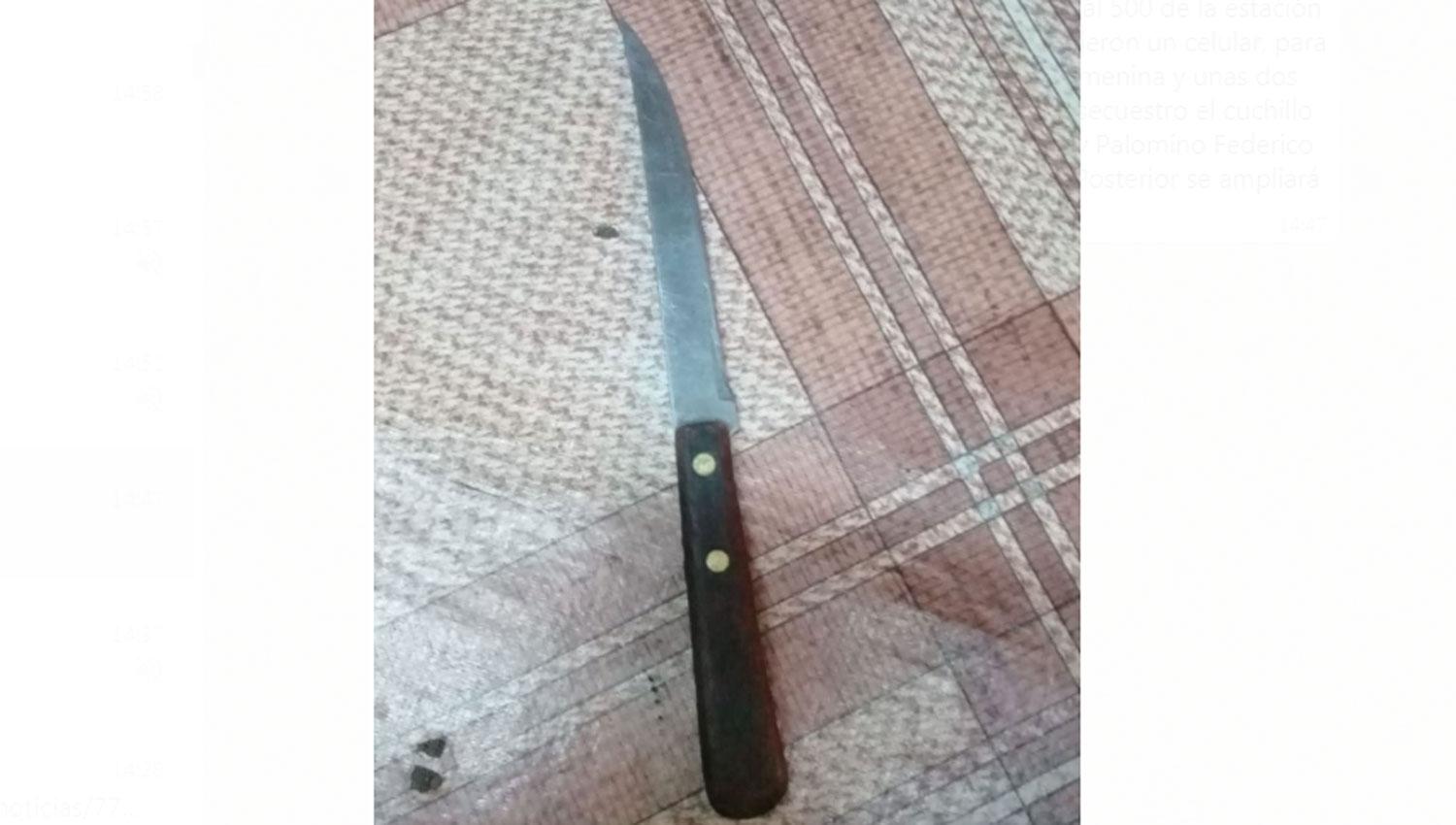 EL ARMA SECUESTRADA. Con este cuchillo amenazaron al taxista.