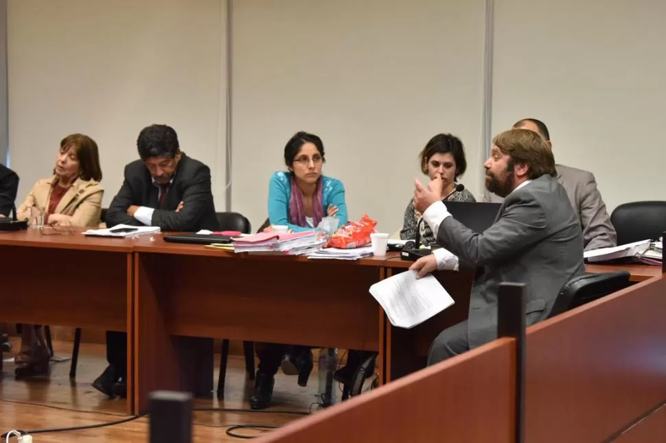 DESACUERDOS. La fiscala Jerez y los integrantes de las querellas tuvieron algunas diferencias durante el juicio. la gaceta / foto de inés quinteros orio