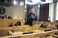 Hay unos 1.600 contratados políticos en el Concejo de la Capital