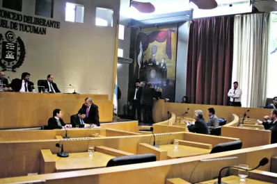 Hay unos 1.600 contratados políticos en el Concejo de la Capital