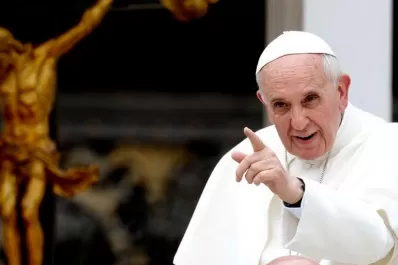 El Papa expulsó de la Iglesia a dos obispos chilenos acusados por abusos