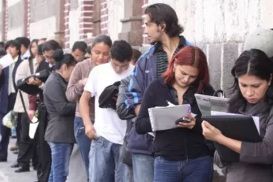 Advierten que la recesión profundizará la destrucción del empleo y la caída del salario