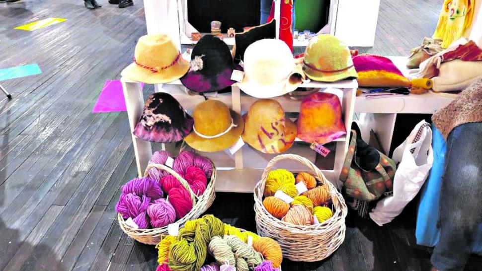 La artesanía se apoderó del Mercado Cultural