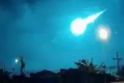 Una bola de fuego iluminó las noches de Corrientes y Misiones