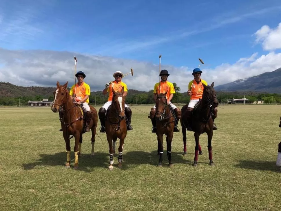 FINALISTAS. Fazio (h) Pastorino, Pasquini (h) y Maiquez, de Tucumán Polo.  