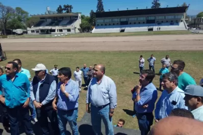 Manzur apura los preparativos para el acto de mañana, que contará con Massa y Pichetto