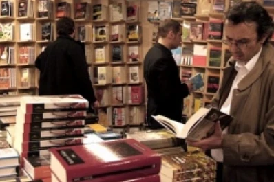 Ahora 12: amplían los planes de compras de libros y muebles