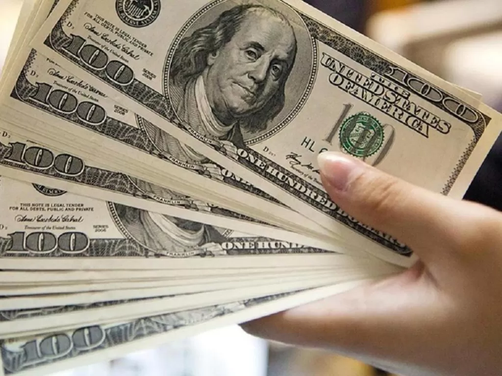 El dólar cedió 43 centavos, a $ 37,10