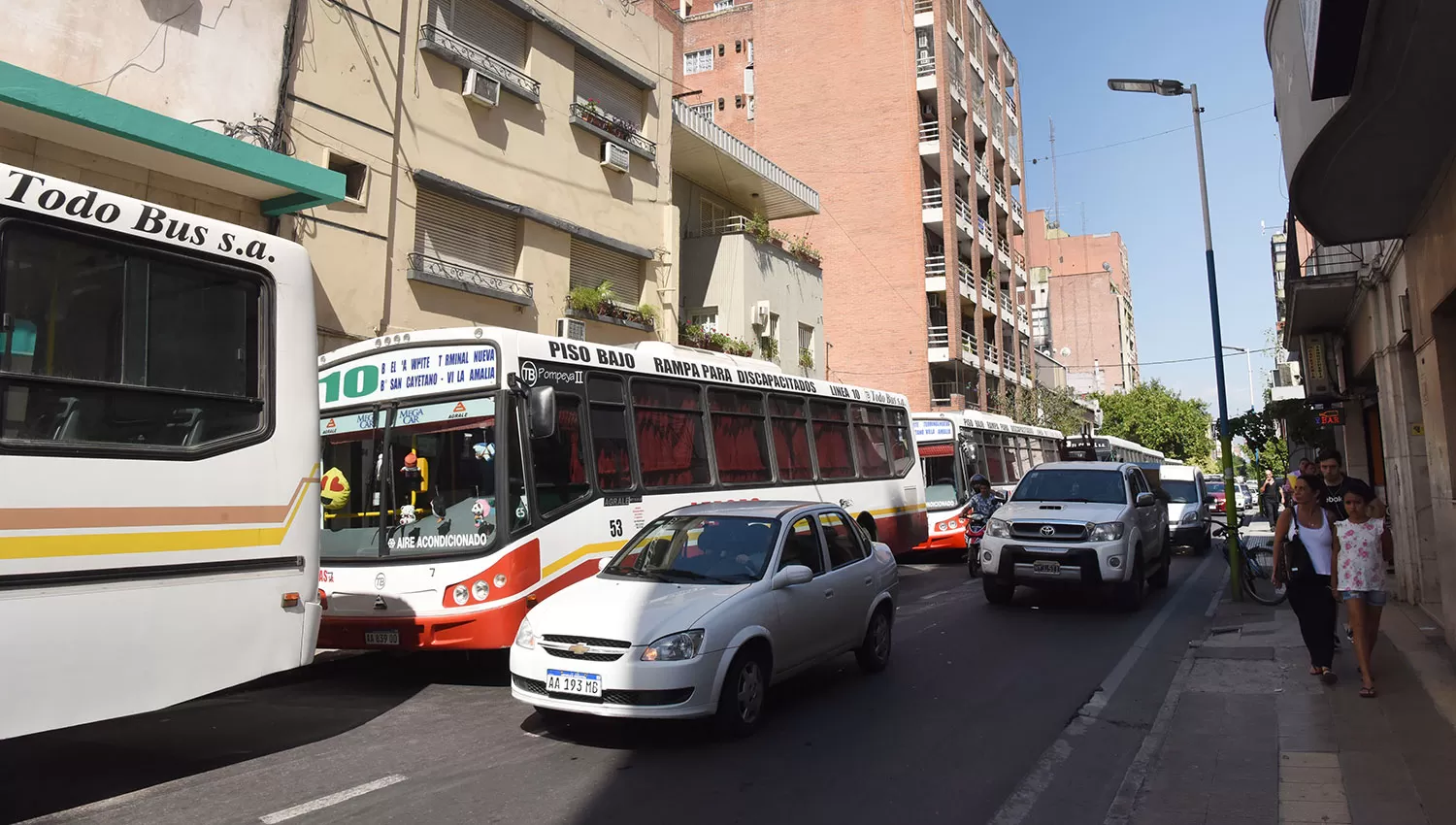 Los colectivos funcionan con normalidad en la provincia.