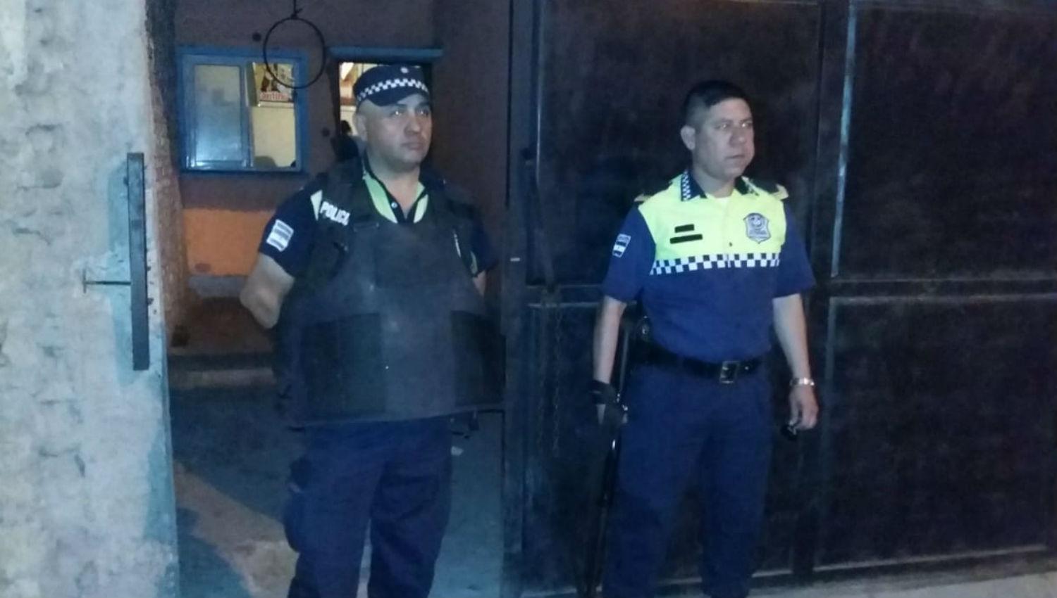 En un allanamiento le encontraron droga, quiso sobornar a la Policía y quedó detenida