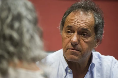 Un fiscal pide enviar a juicio oral a Scioli por la irregularidades en la gobernación bonaerense
