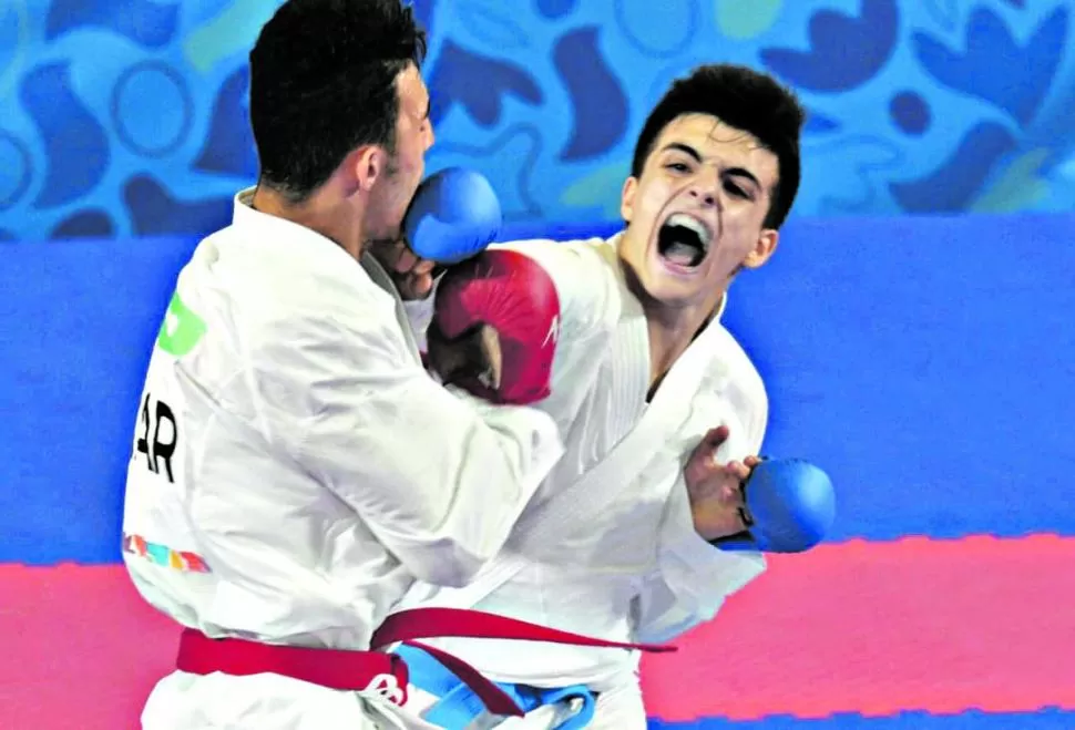 COMO UNA FIERA. Salsench ataca a su rival marroquí con toda su energía. prensa coa 