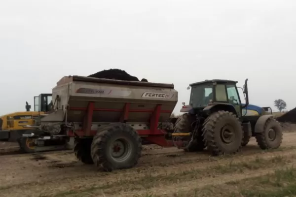 Producen y emplean compost de caña de azúcar