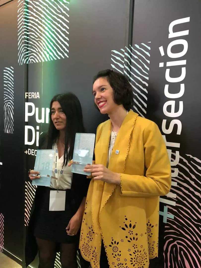 TUCUMANAS. Nicéfora Mazzola y Rosario Díaz Vázquez con sus premios. Gentileza Rosario Díaz Vázquez y Nicéfora Mazzola