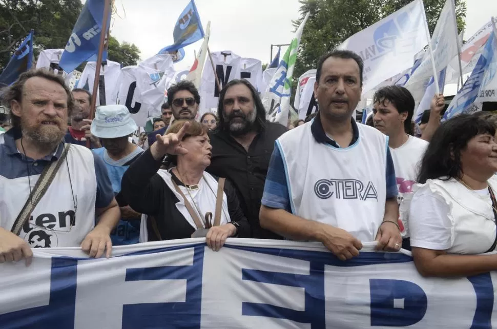 MARCHAS. El ministro dijo que algunos gremios actúan como partidos. 