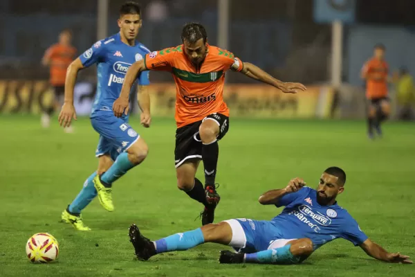 Banfield le empató a Belgrano con una jugada polémica sobre la hora