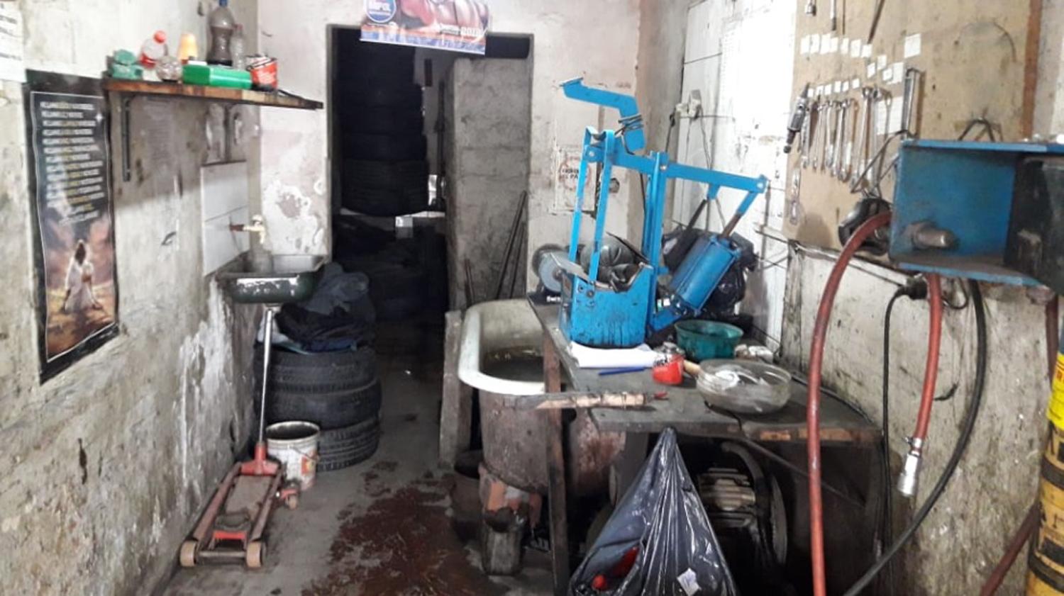Tiene una pequeña gomería y le llegó una boleta de luz de $33.245