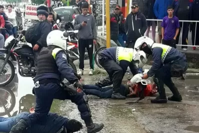Motochorros que huían atropellaron a una mujer y su bebé en Jujuy y Magallanes