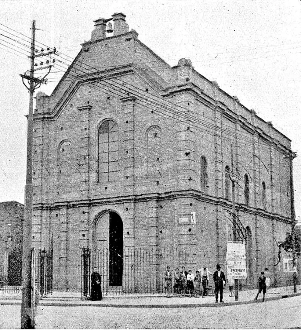 EN LOS AÑOS 1930. La iglesia maronita presentaba un aspecto bastante diferente al que tiene actualmente. 