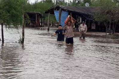 Sigue lloviendo y se complica la situación de los pueblos del sur que se inundaron
