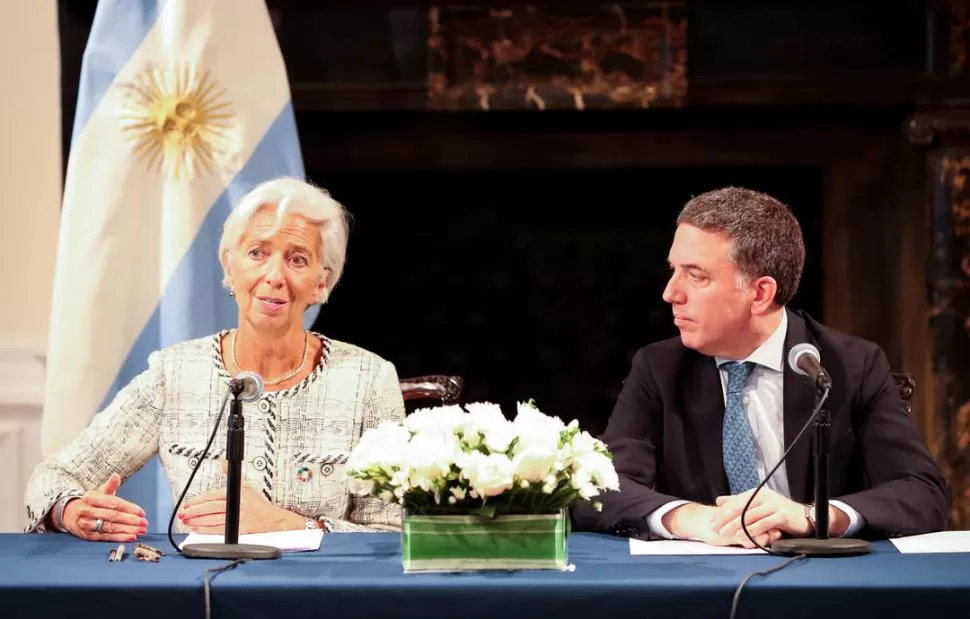 ACUERDO. Dujovne y Lagarde anunciaron el arreglo en septiembre. reuters 