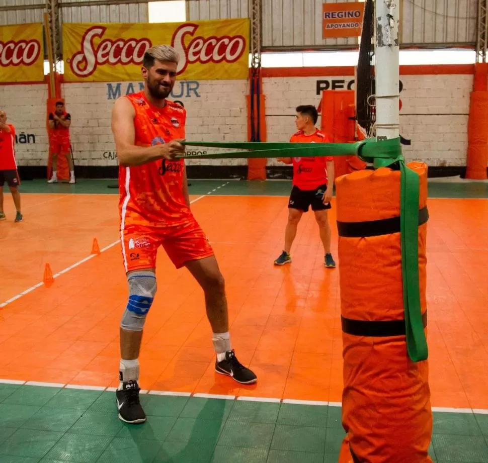 ÓPTIMO. Frontini, a pleno, en un entrenamiento semanal del equipo monterizo.  