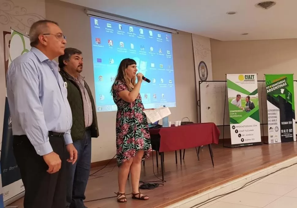 FUTURO. Julio Vallejo (izquierda) coordinó el Taller para Jóvenes Profesionales. 