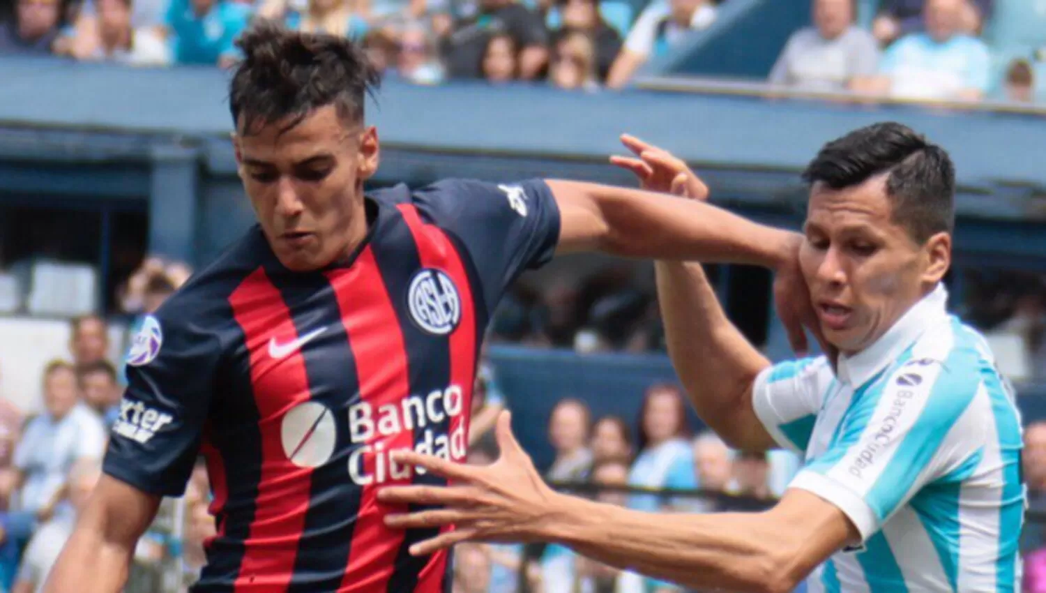 Racing lo dio vuelta y derrotó a San Lorenzo en Avellaneda