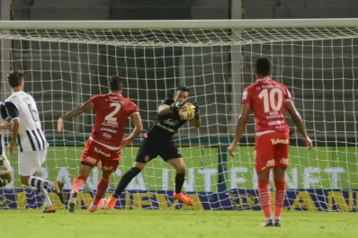 Carranza volvió a ser la figura de San Martín