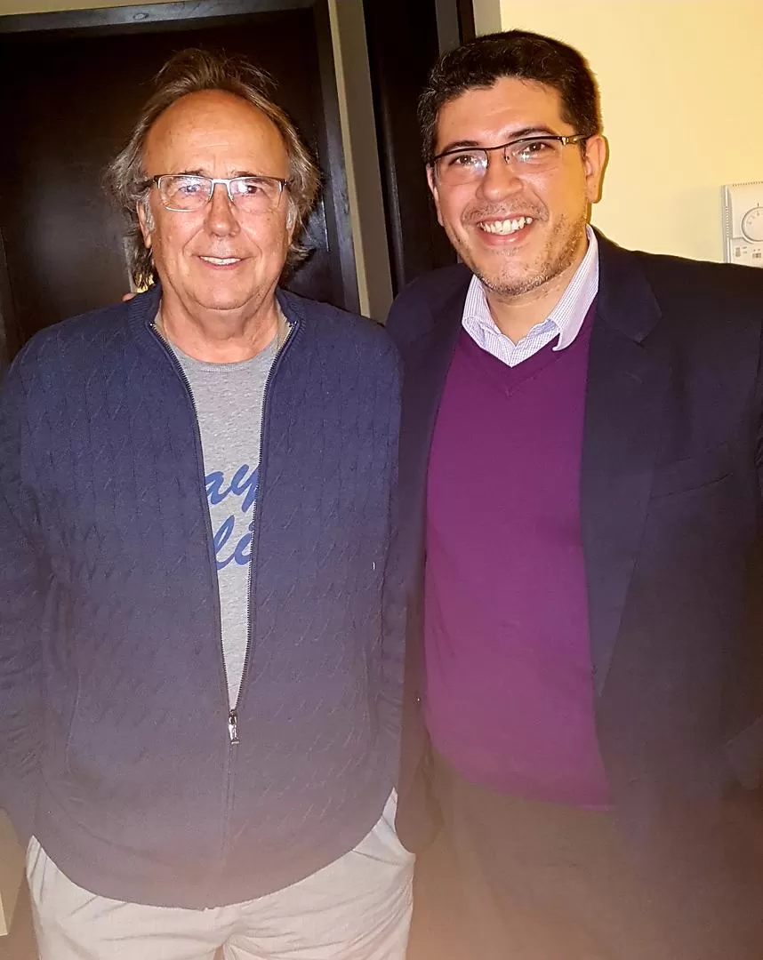 EN TUCUMÁN. Serrat y Palacios Grau, durante la consulta en el Sheraton. 