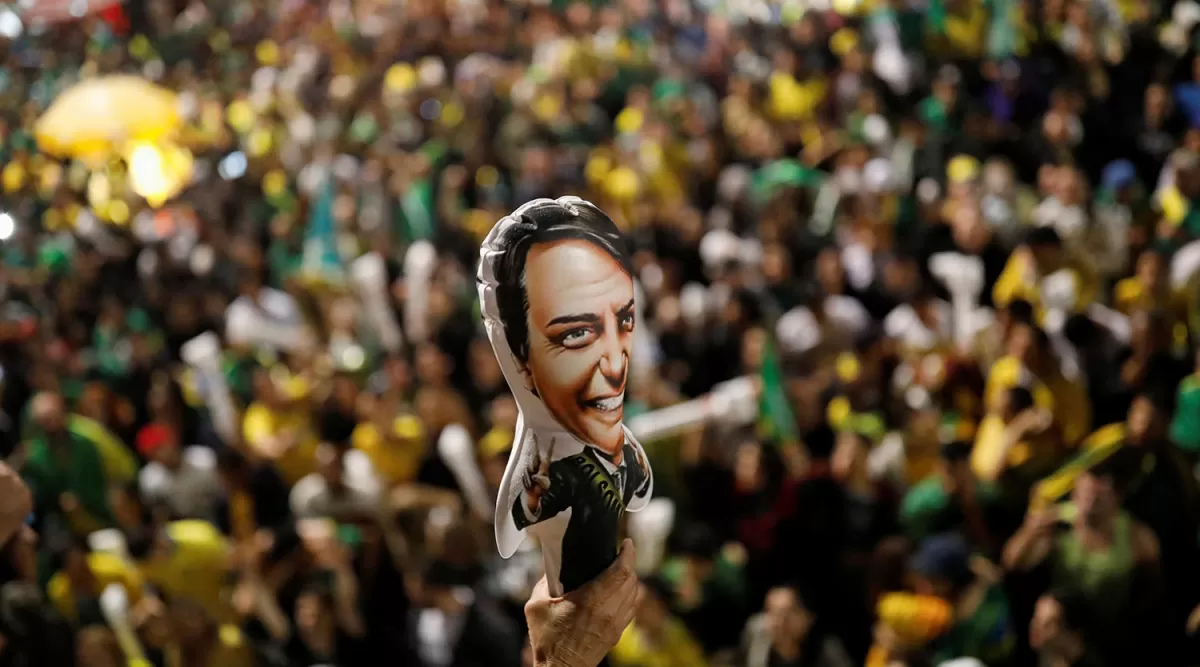 EN LAS CALLES. Los brasileños festejaron el triunfo de Bolsonaro.