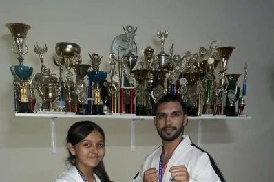 Padre e hija llevan el taekwondo en la sangre