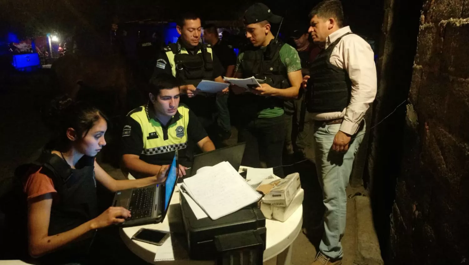 Allanaron una casa por un asalto y encontraron más de un kilo de cocaína