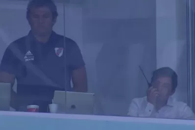 Descubrieron a Gallardo dando indicaciones y lo acusaron de tramposo