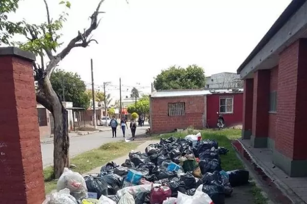 Estudiantes sacaron de circulación 256.000 botellas