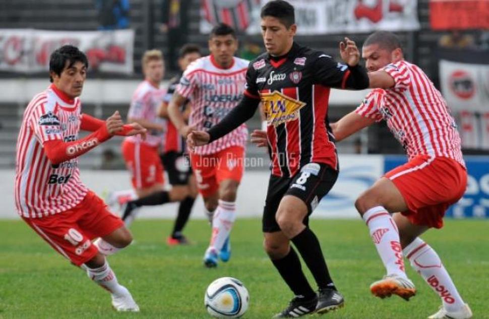 COMO UN NUEVE GOLEADOR. En 2015, jugando para Chacarita, Aliendro explotó y Atlético le puso los ojos encima.   