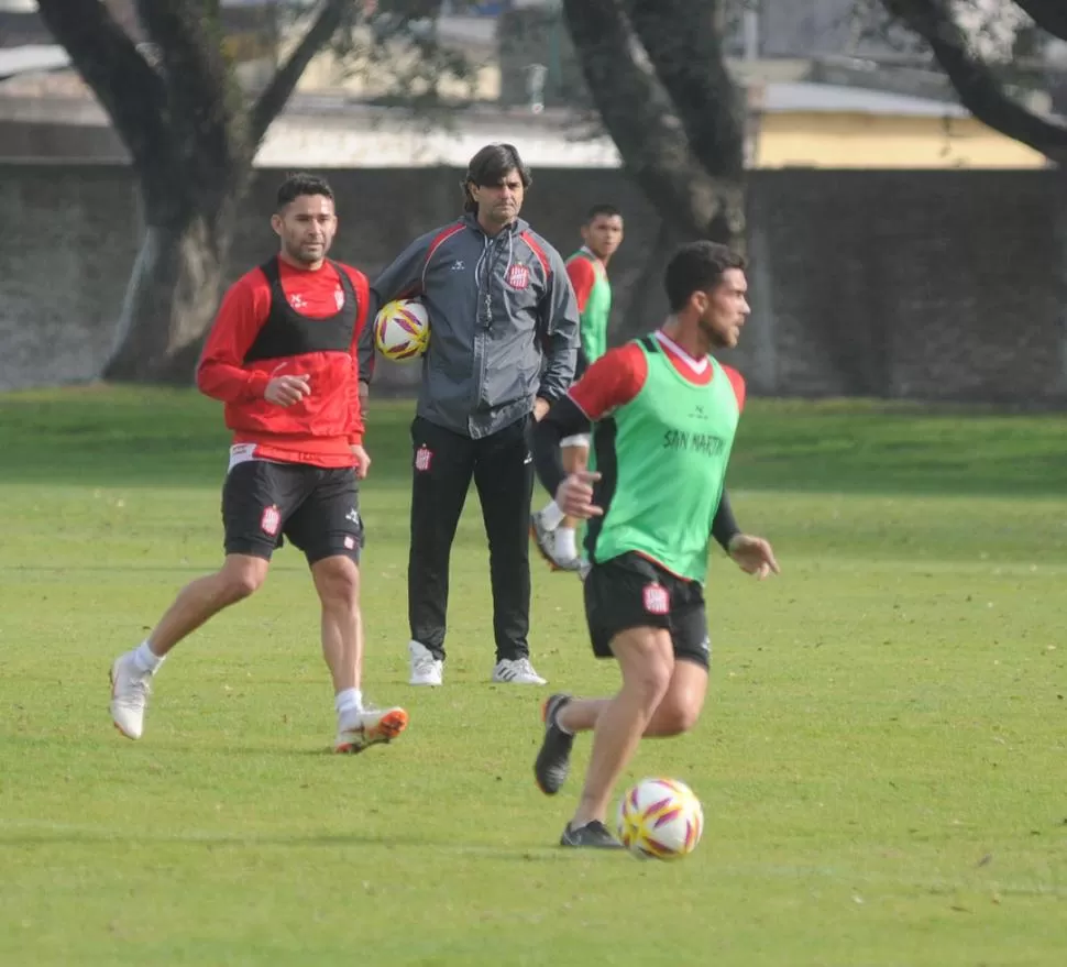 DETALLE. “Yagui” no sólo dirigió al plantel de San Martín, sino que eligió a la mayoría de los refuerzos que llegaron este año. la gaceta / foto de Antonio Ferroni (archivo)