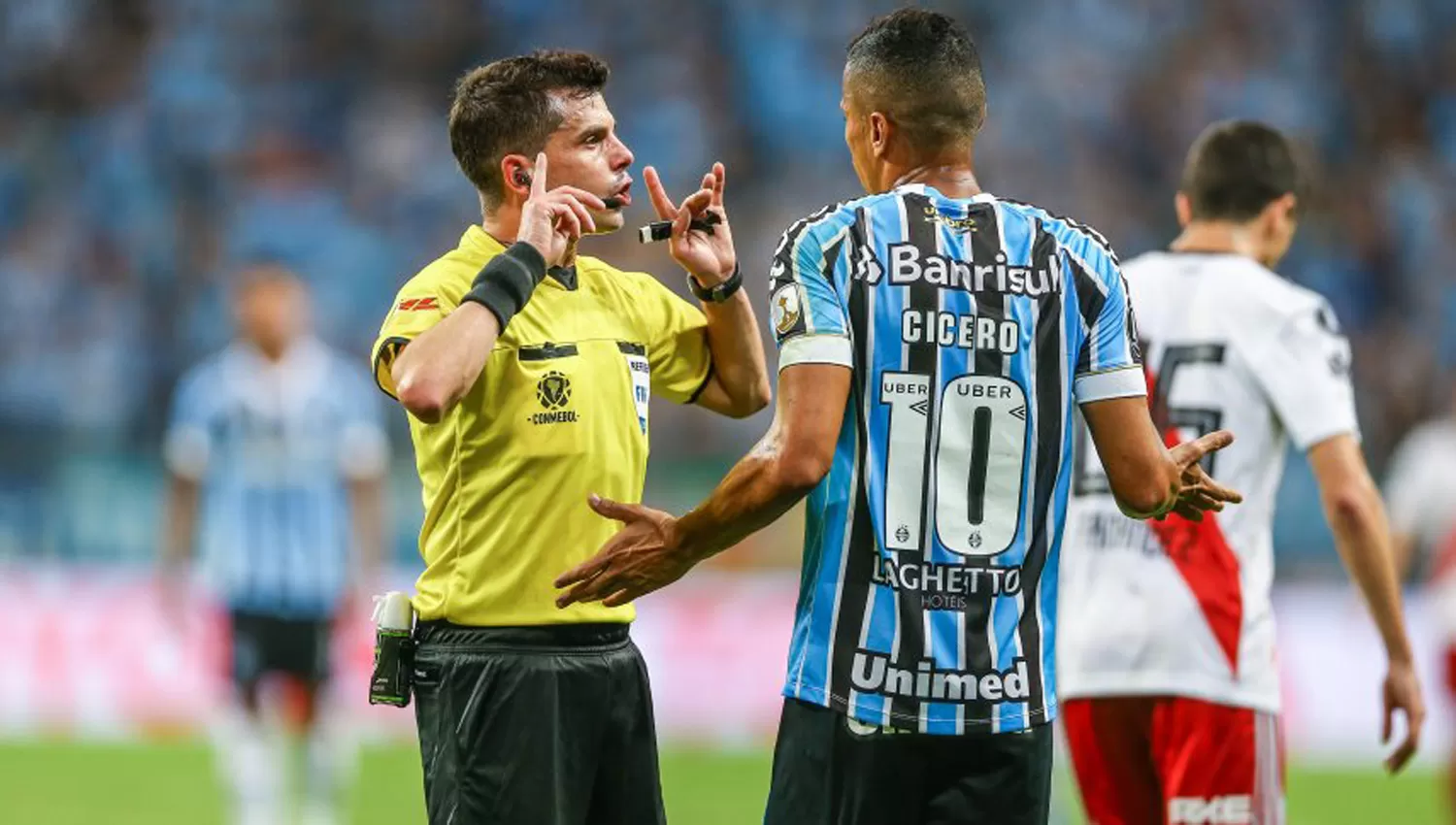 POLÉMICA. Gremio reclamó los puntos del partido ante River por el incumplimiento de Gallardo.