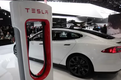 Los autos Tesla podrán manejarse desde el celular