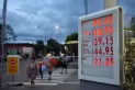 Volvió a aumentar la nafta y llenar el tanque ronda los $ 2.000