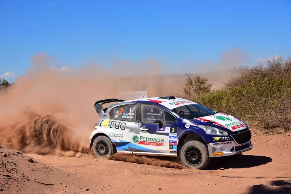 TOMÓ RECAUDOS. El piso roto donde se hizo el shakedown llegó a “Gero” Padilla a no exigir demasiado a su Peugeot. FOTO DE MARCELINO MERCADO 