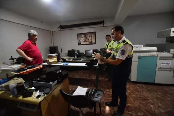 En Concepción robaron el archivo de un artista fotográfico