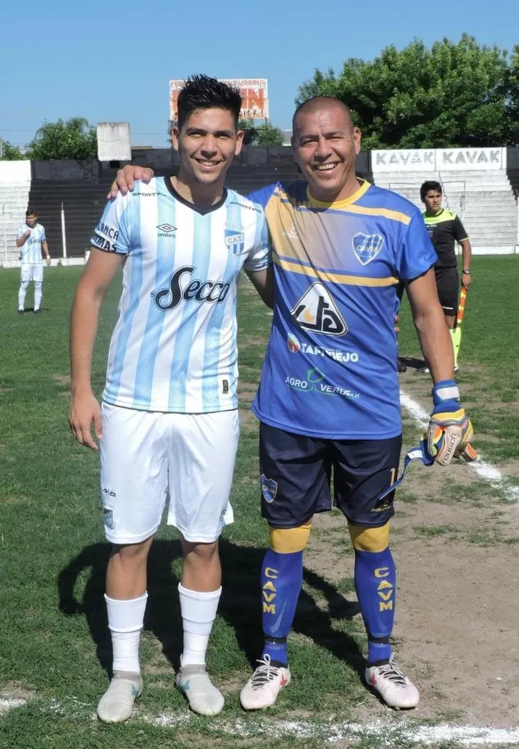 INOLVIDABLE. Ronaldo juega en Atlético y su papá Sergio “Pirilo”, en Villa Mitre. 